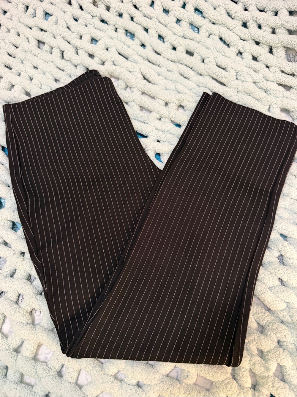 Chico’s Black & White Pinstriped Stretch Pants Sz 1.5 (10R)